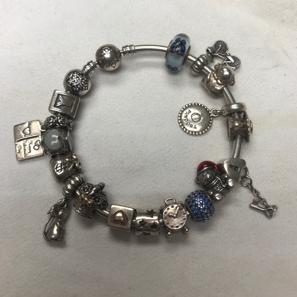 Pandora bangle & 18 charms